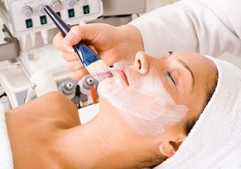 Chemical peeling to rejuvenate facial skin